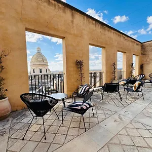 Hostel Della Gioventu - Il Castello, Noto